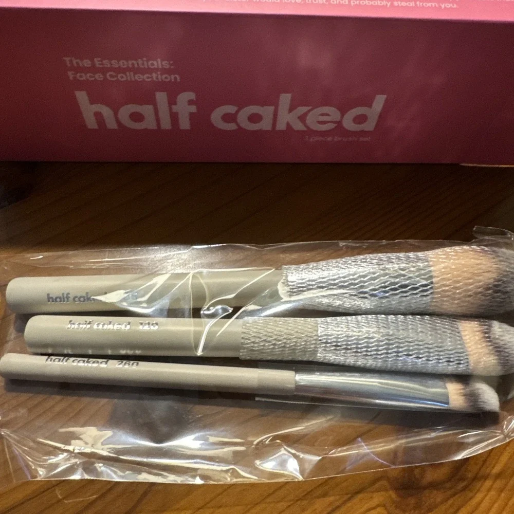 NIB Half Caked‎ 3 Piece Vegan Makeup Brush Set A $34 Value! $40 MSRP